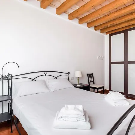公寓 Giotto 23, Accogliente E In Zona Residenziale.