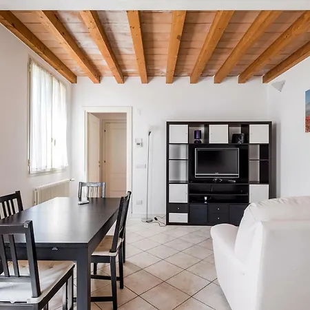 Giotto 23, Accogliente E In Zona Residenziale. *